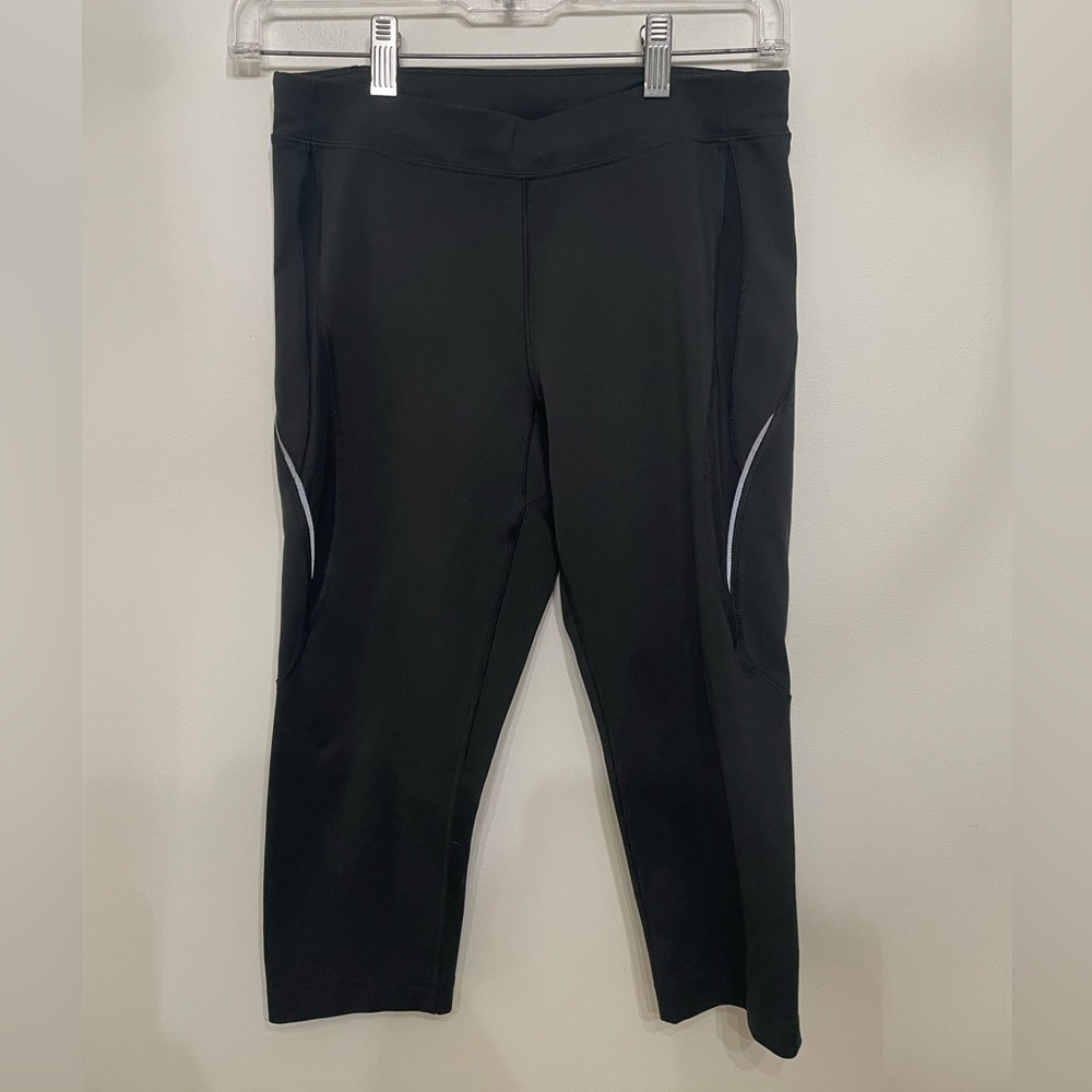 North Face Flight Series Below Knee Cropped Leggings Size M Zip Pocket Women’s